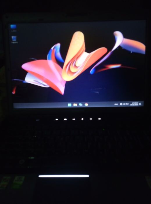 Срочно на Усилитель Pioneer = ноутбук
Windows 11pro 
Ssd 16/3Gb 
USB