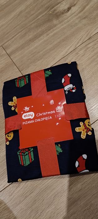 Piżama dziecięca, piżama dla dziecka 110

Rozmiar 110

Piżama świątecz