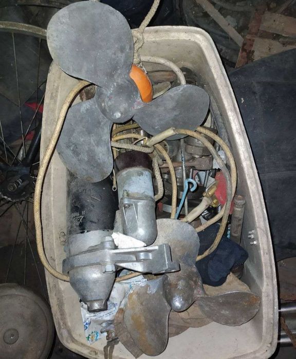 Лодка с документами. Обмен на авто или продажа Мотор Вихрь 30.