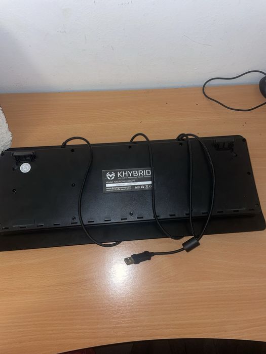 Teclado Gaming Krom USB – Layout Completo – Bom Estado