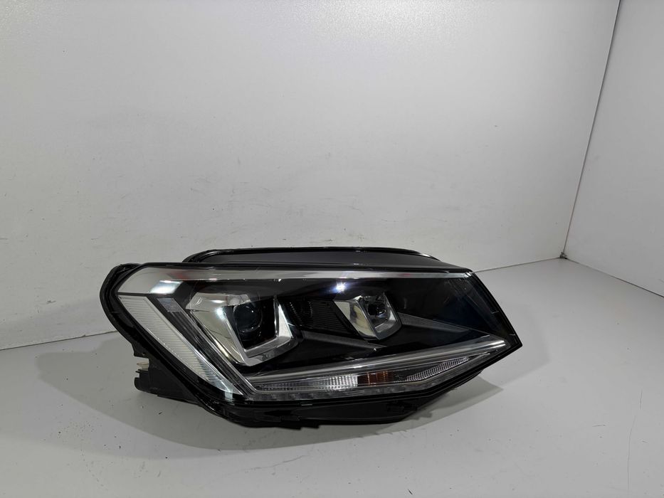 VW Caddy 2K1 Lampa Przednia Bi-Xenon Prawa Europa
