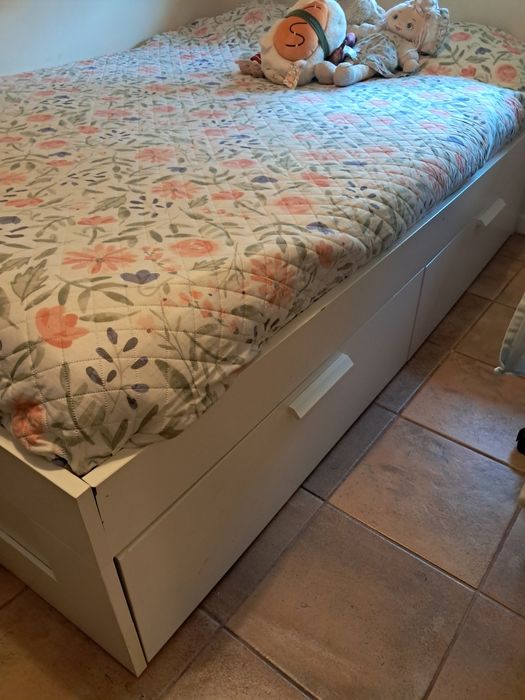 Cama casal  Branca Ikea  Gama Malm