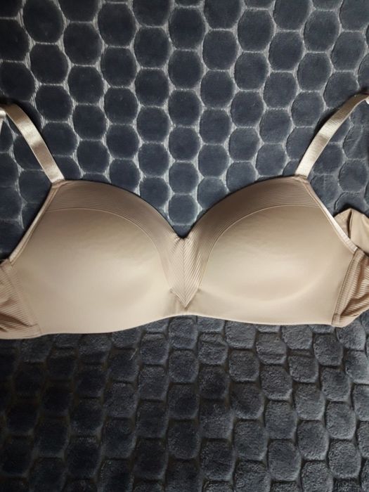 бюстик из микрофибры 38d