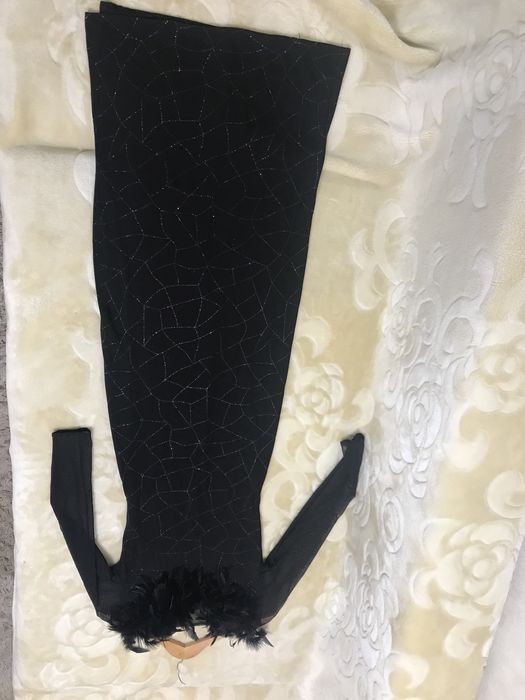 Сукня вечірня з пір‘ям  та сіткою /максі