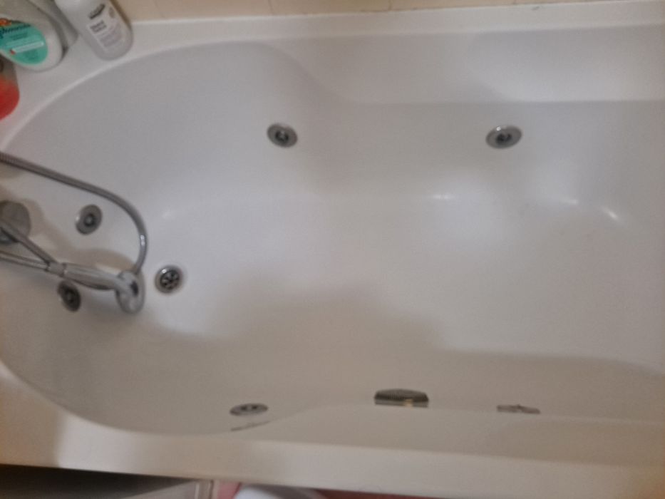 Vendo 2 banheiras usadas, 1,75x0,75 e painel frontal