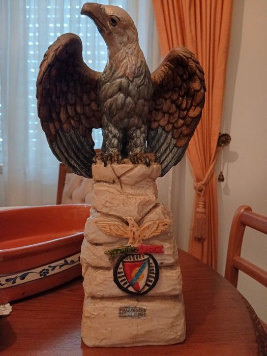 Escultura Vintage de Águia BENFICA  Pintada à Mão