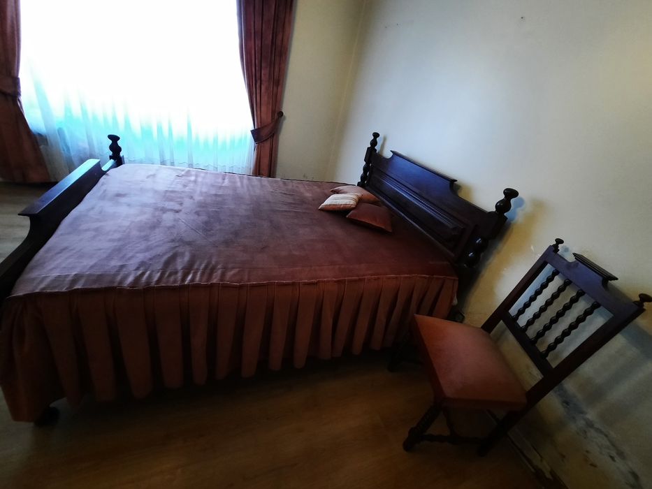 Vende-se cama e cadeira