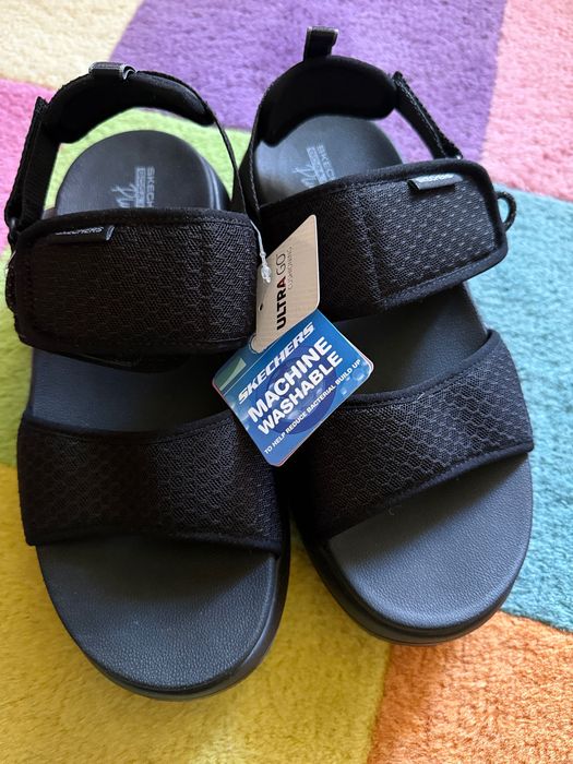 Skechers czarne sandały na platformie 38