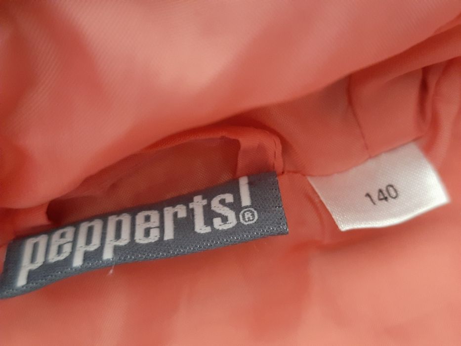 Куртка на дівчинку