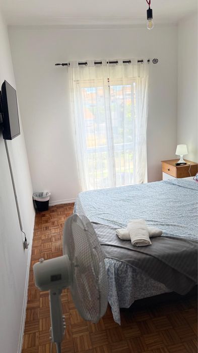 Quarto para casal margem em montijo.