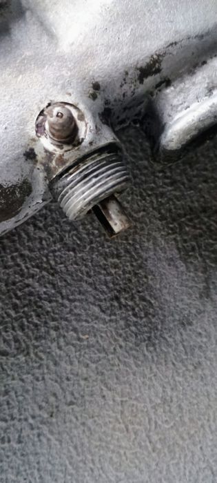 Obudowa osłona zębatki MZ rt 125 kompletna zębatka