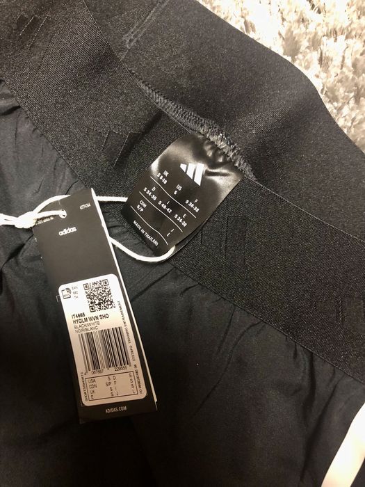 Жіночі шорти від adidas