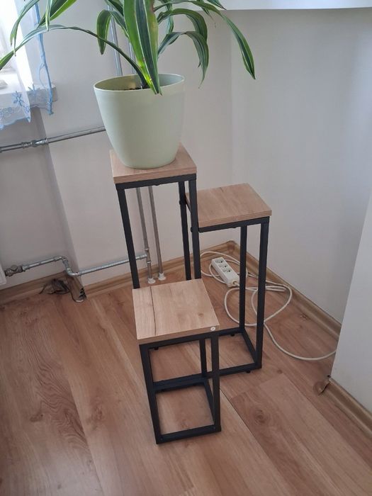 Kwietnik metalowy stojący, czarny mat z półkami craft, styl loft 67 cm
