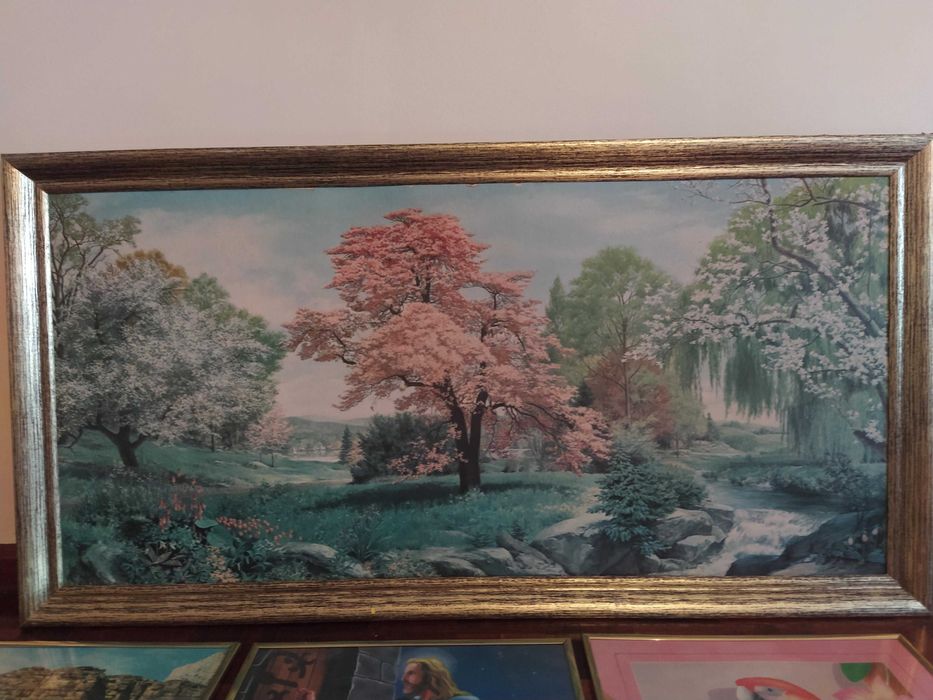 Decorative Paintings (Canvas and Cross-Stitch)64738207525123122