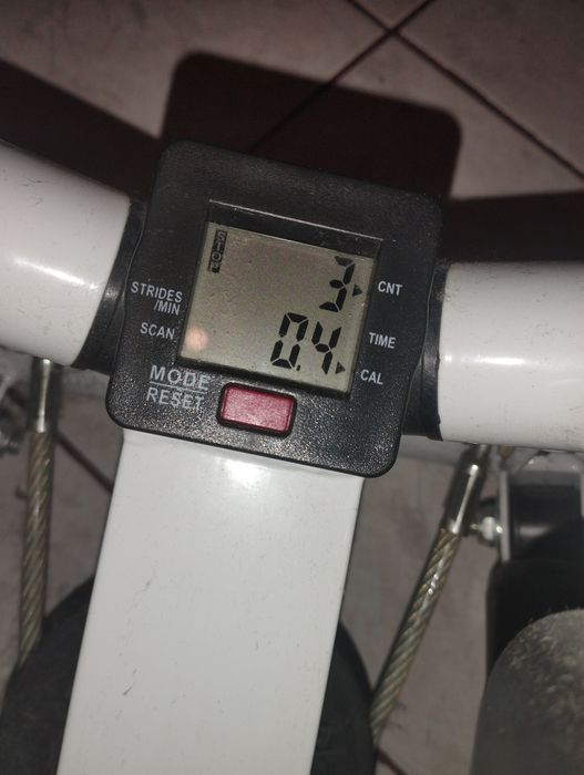 Stepper skrętny z linkami HMS S3033