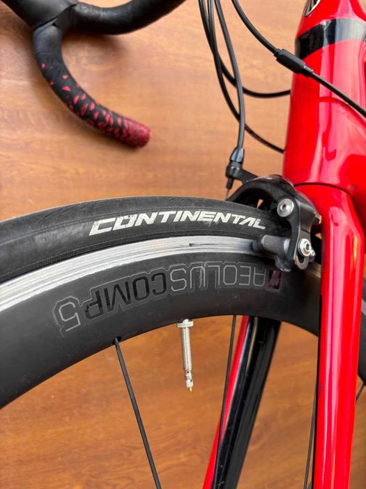 Trek Emonda SL 5 r. 58, Shimano 105, Koła 50 mm Bontrager Aeolus