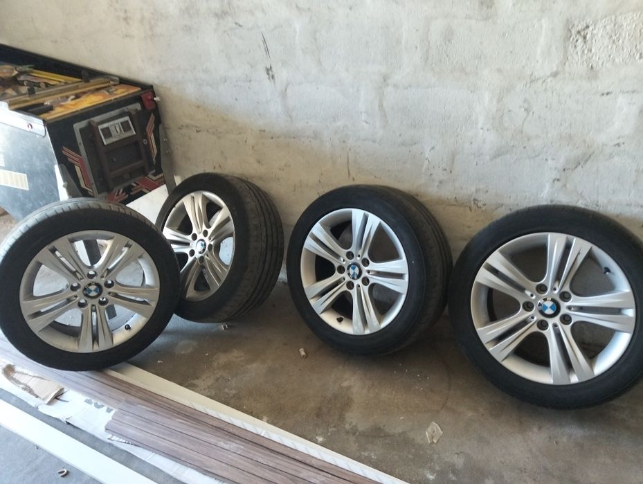Frente com embaladeiras original BMW 318 e jantes 17