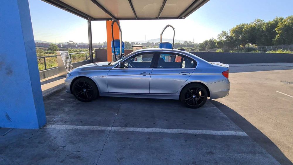 BMW 320i F30 (2012) | Look Desportivo | Ler Descrição (Avaria)