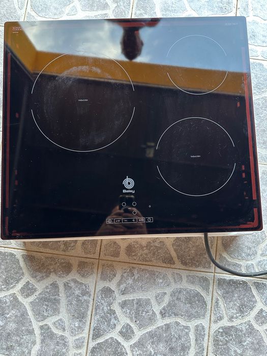 Placa de Indução Balay 3EB814ER – 3 Zonas | A Funcionar