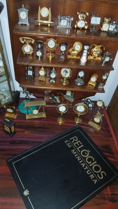 Colecao 120 Relogio minitura por 600 €