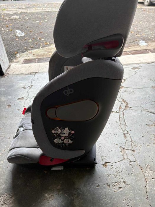 Cadeira GB Everna-Fix  Isofix dos 9 meses às 12 anos.