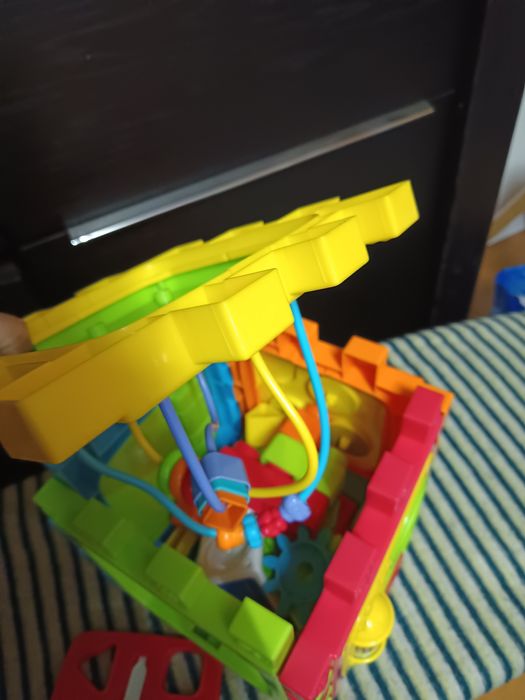 Cubo gigante com várias interações 12 meses