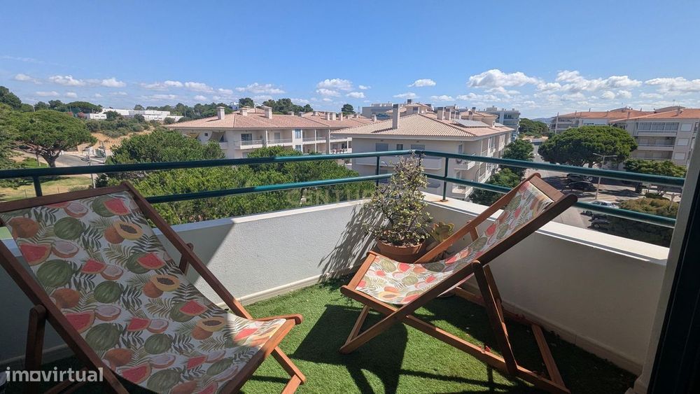 Apartamento T2 para Arrendamento em Quarteira | 1.450 €/mês | A 5 Minu
