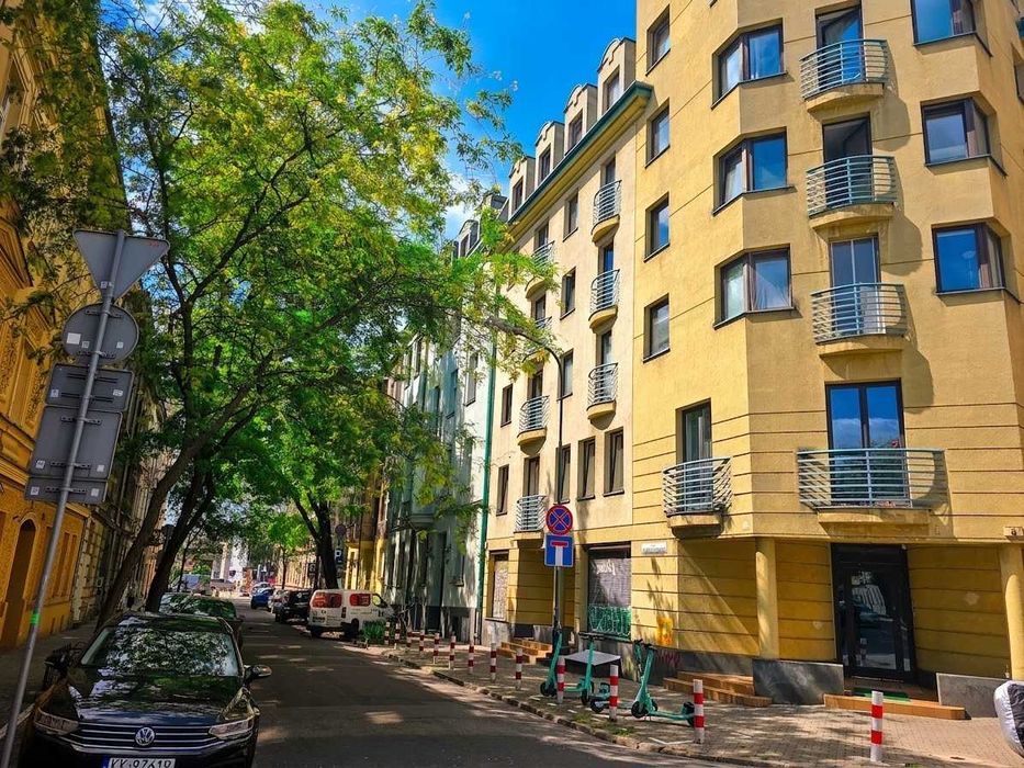 Kraków Grzegórzki / Stare Miasto Piękne 2 pokoje SUper standard, winda, niskie opłąty ! 280 zał z wodą ! Klimatyczne mieszkanie