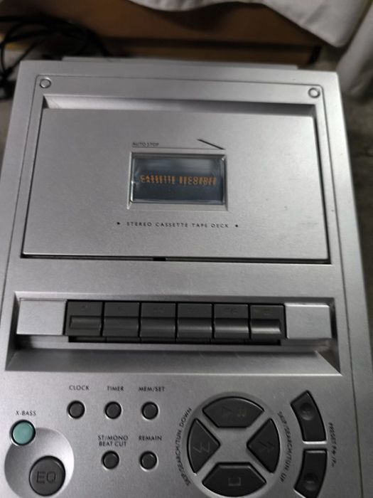Radio leitor CDs e cassates