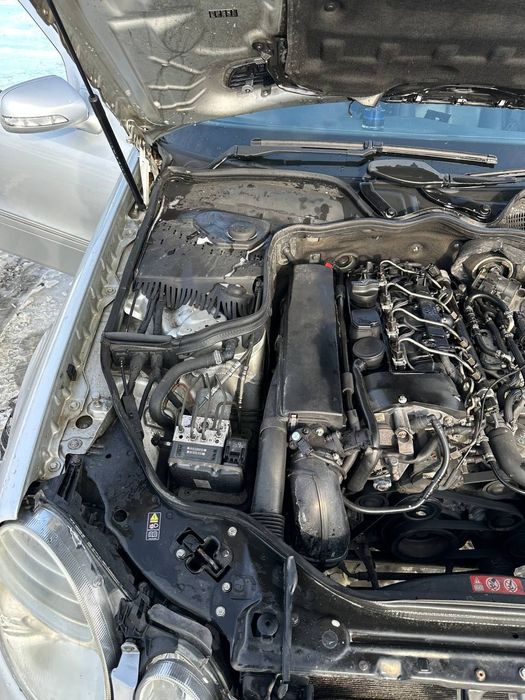 Mercedes е220 правий руль