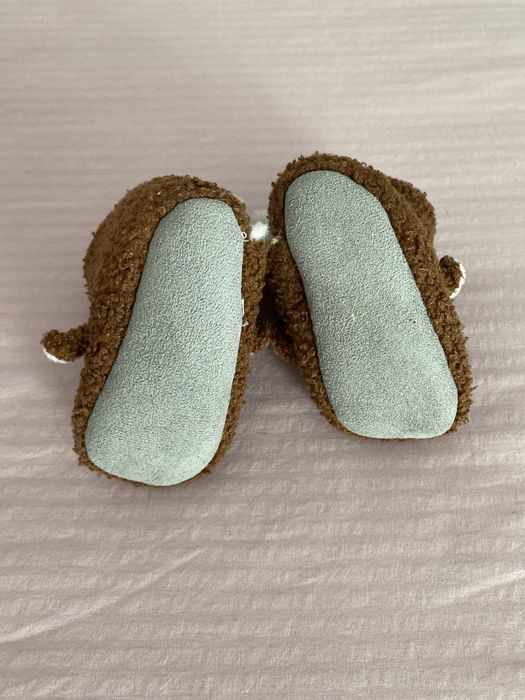 Botinha urso H&M - tamanho 18/19