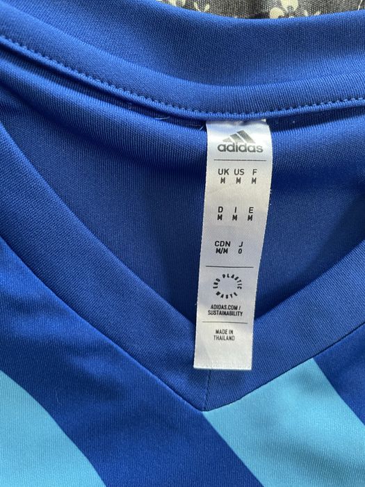 Футболка Adidas оригинал как новая М