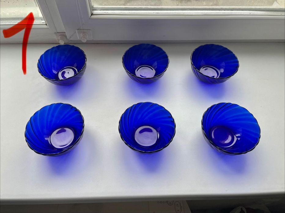 Сині та прозорі піалки