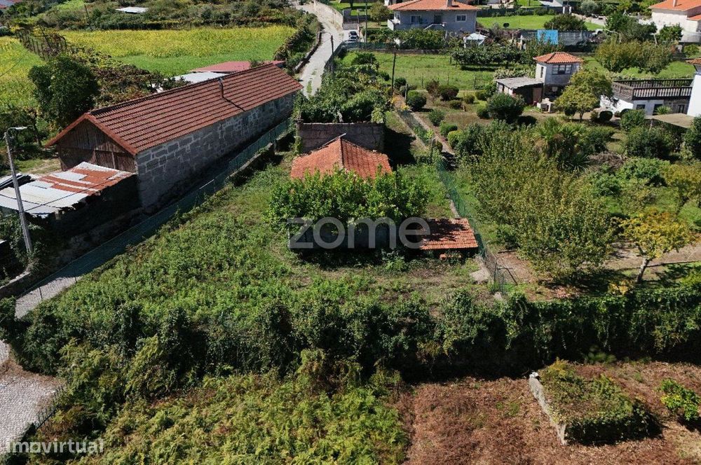 Moradia para Restauro em Ronfe | 655 m² de terreno