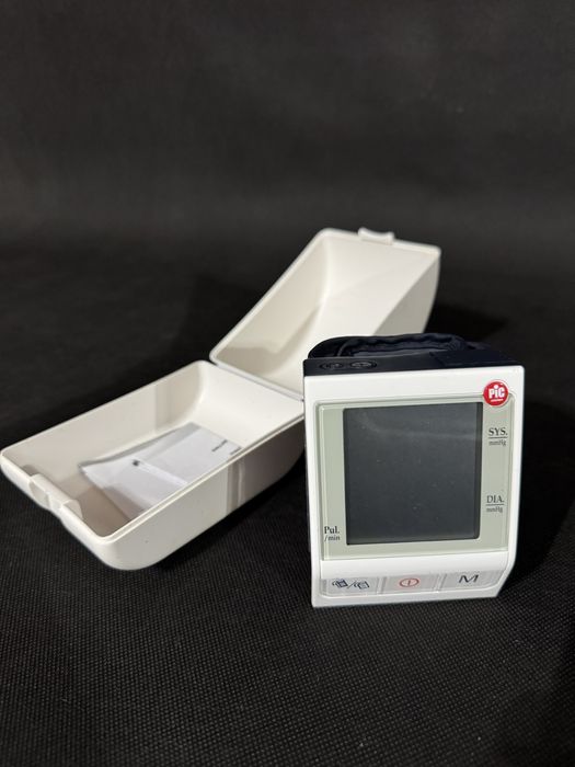 Medidor de Tensão Arterial de Pulso – PiC Solution