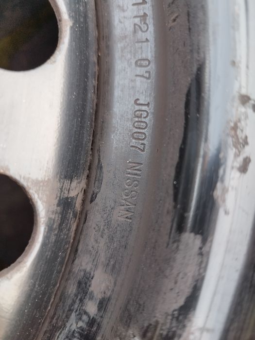 Opony zimowe Barum z felgami 215/65 R16