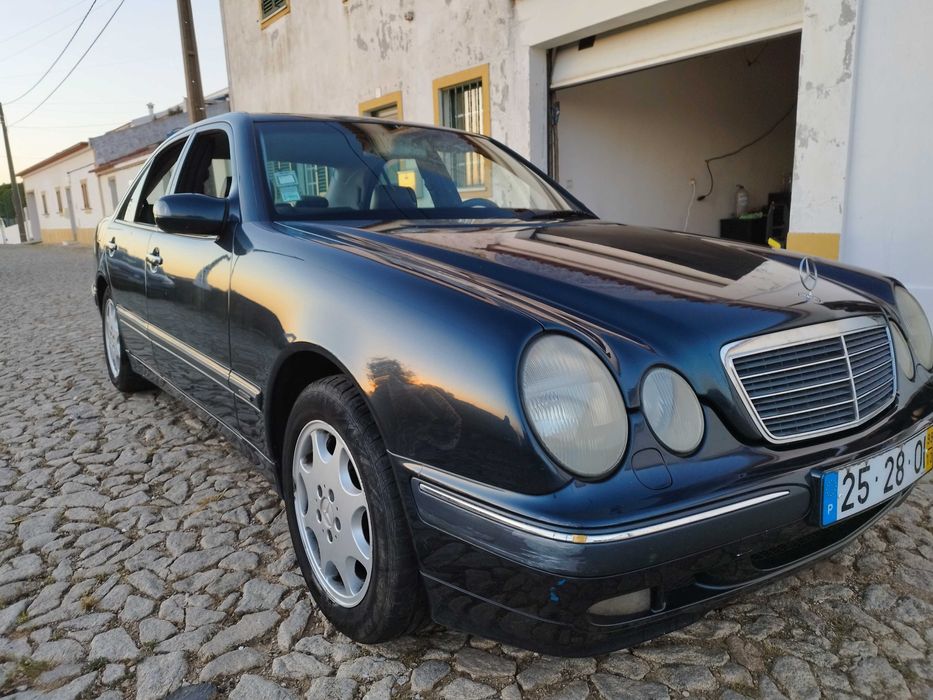 Mercedes-Benz E200 gasolina 1999 – 310.000 km
