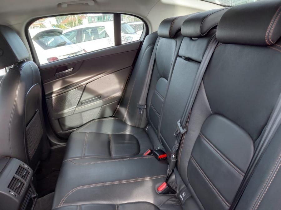 Jaguar XE 2.0 D Prestige Aut.