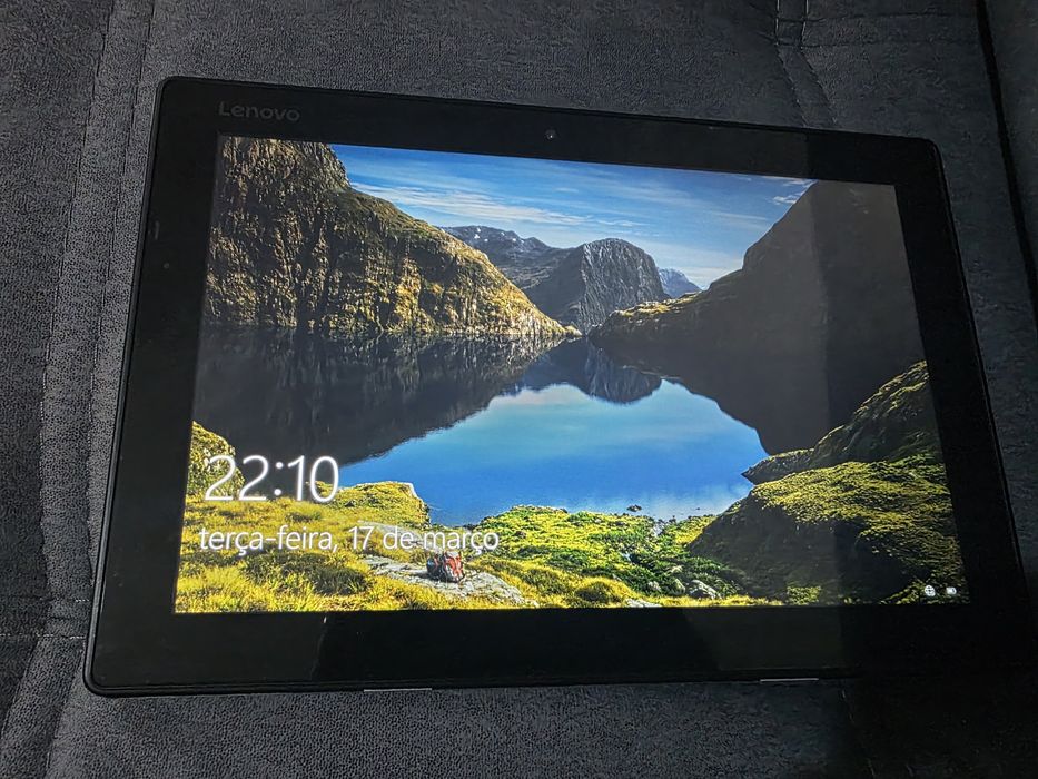 Pc/ tablet Lenovo semi novo