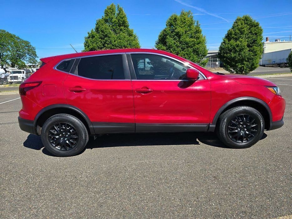 Nissan Rogue Sport      2019