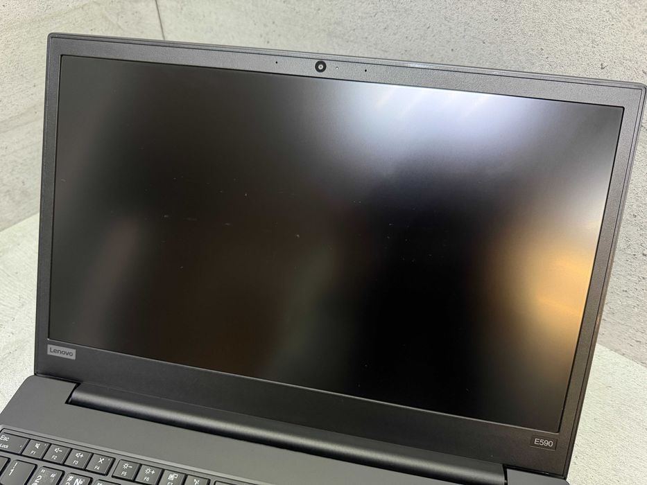I7-8565u/Стильний ноутбук Lenovo E590/8gb ddr4/Radeon/15.6"