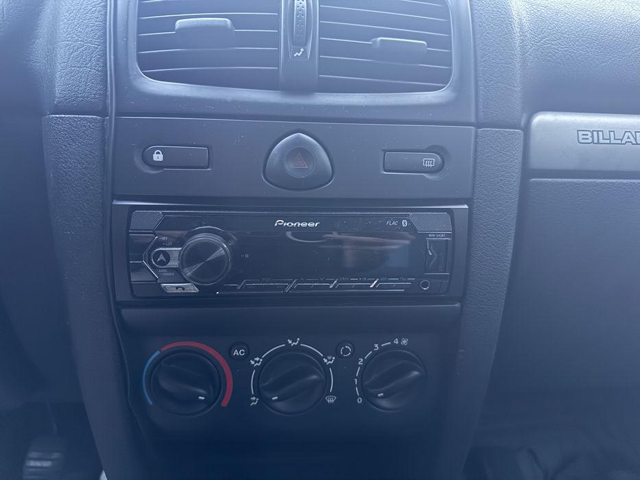 Autorádio MVH-230BT - Pioneer