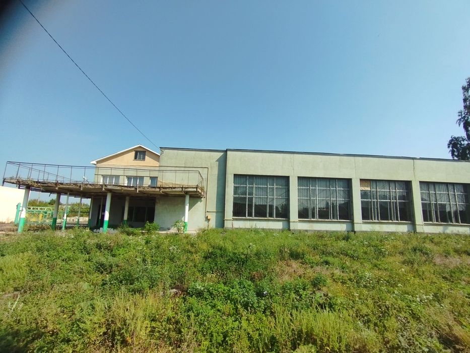 Будівля комерційного призначення