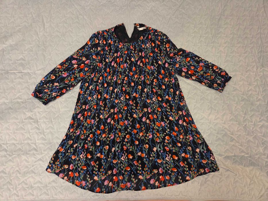 Urocza sukienka ZARA w kwiaty!