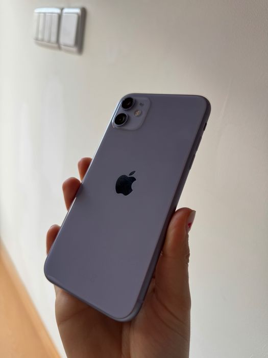 iPhone 11 128GB usado (roxo)