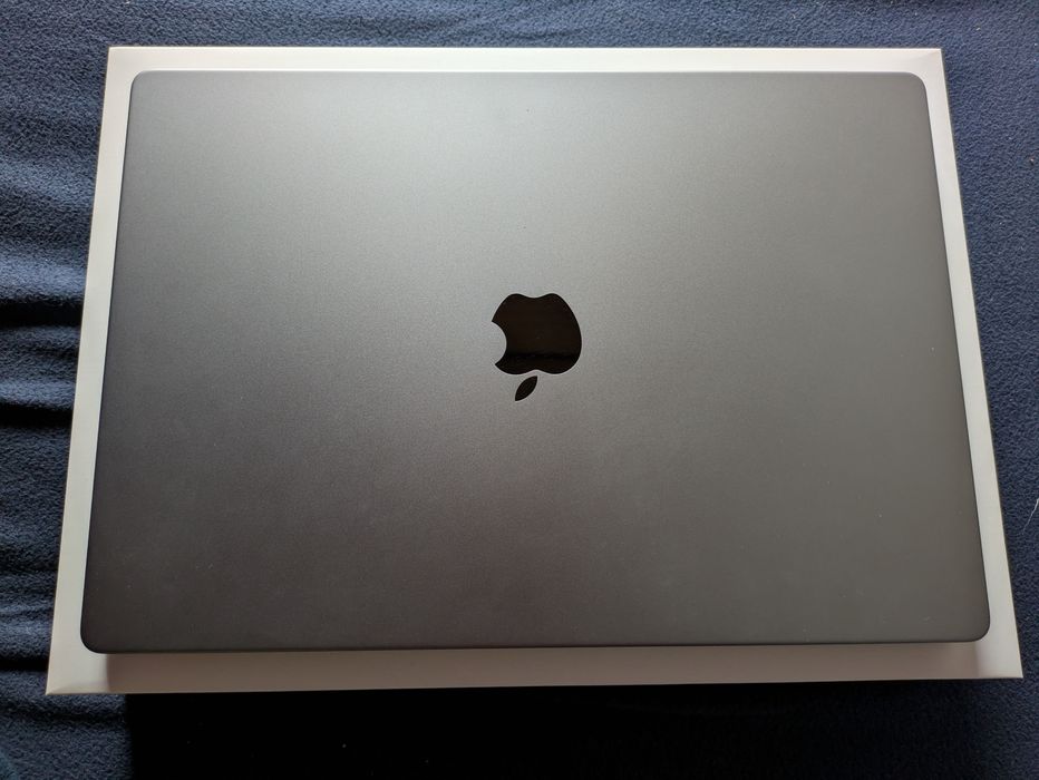 Apple MacBook Pro M1 Pro 16", 16GB RAM, 512GB SSD