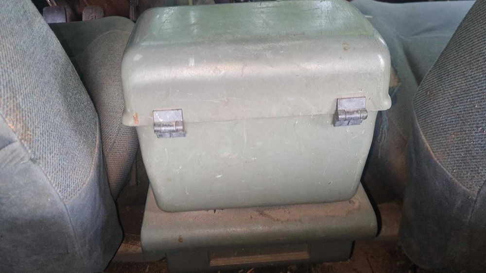 Land Rover Discovery 200 cubby box 150€