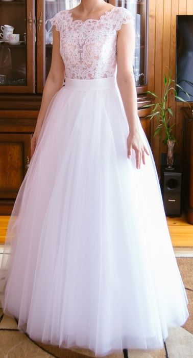 Suknia ślubna, koronka, krój: litera A/księżniczka 34 / 36 / 38 XS S M