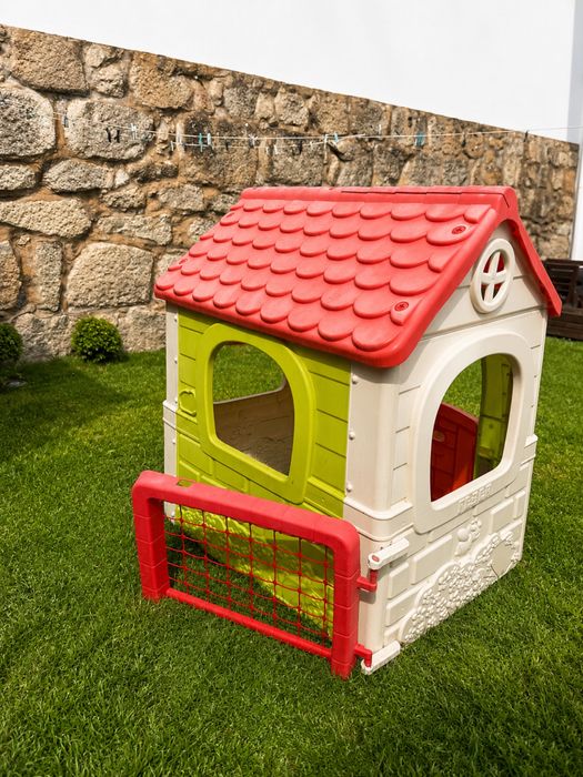 Casa de Jardim Infantil FEBER