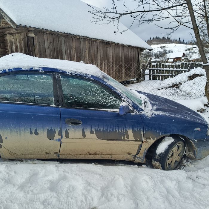 Тойота авенсіс 1999 року 2.0 турбо дизель
